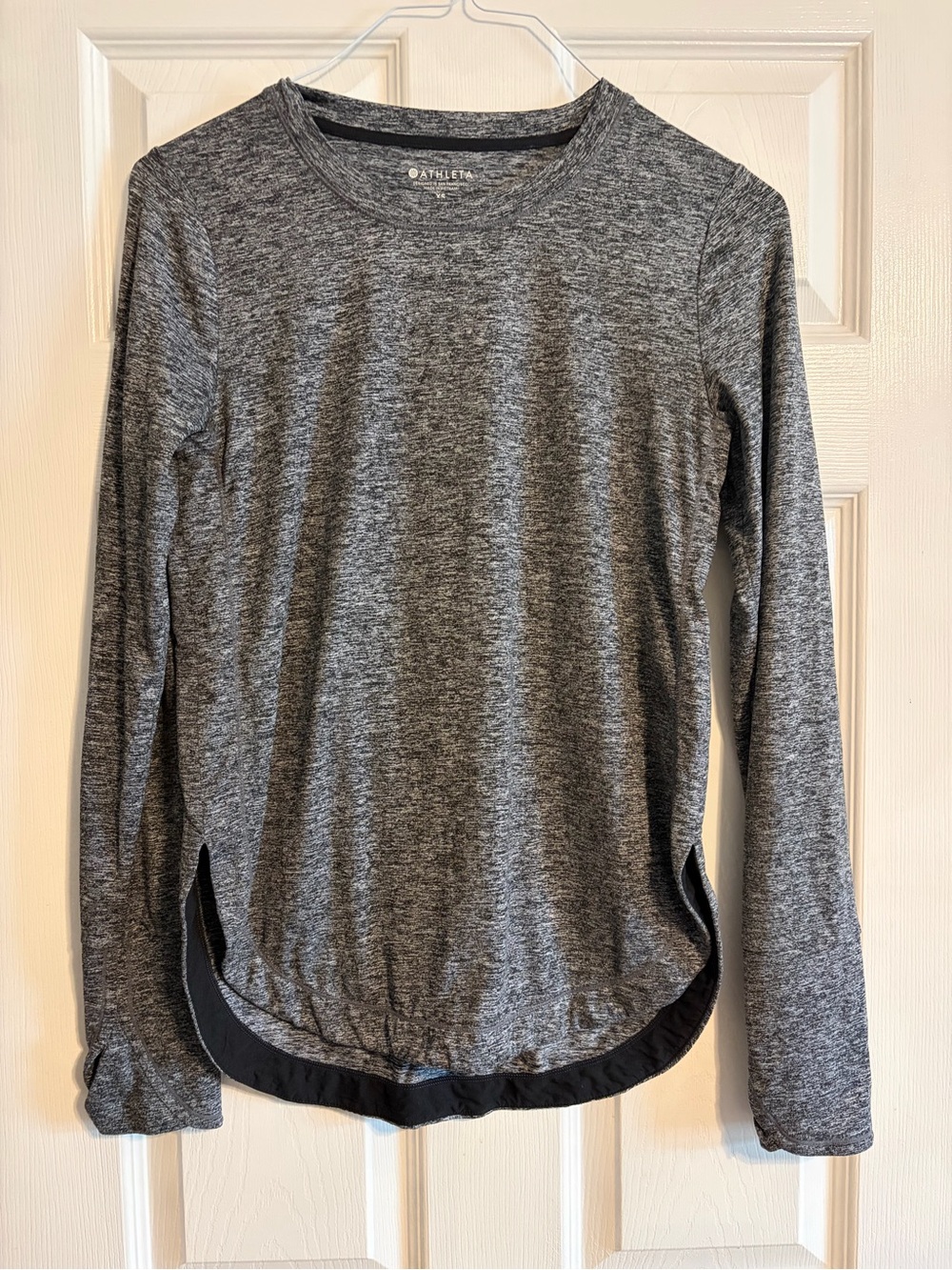 Athleta Gray Heathered Long Sleeve Athletic Top Black Curved Hem Thumbholes XS